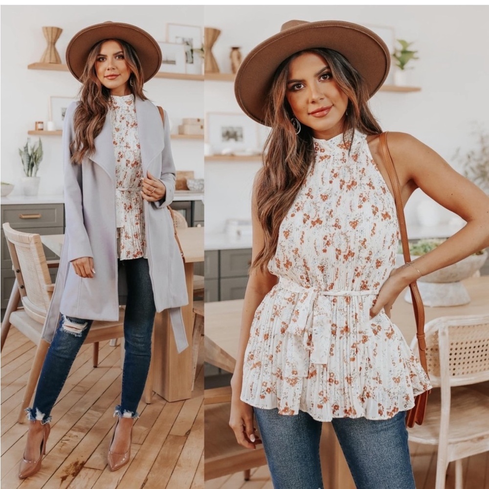 Sleeveless High-neck Tie Waist Floral Blouse. Long line. Size Medium